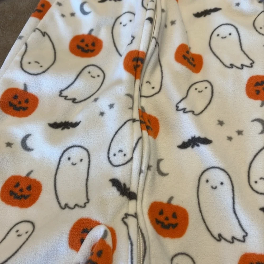 ❤️2 for 10$❤️ Carter’s Fleece Halloween Double Zip Sleeper, 9 Months